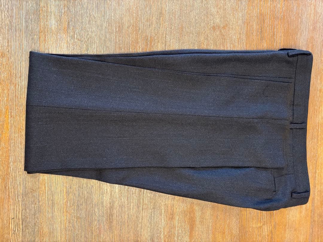 極美品アクアスキュータムパンツグレー系 サイズ88新品未使用日本製です