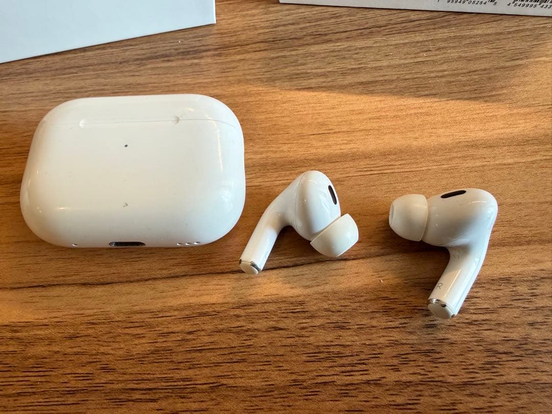 AirPods Pro（第二世代）本体 充電ケース付き