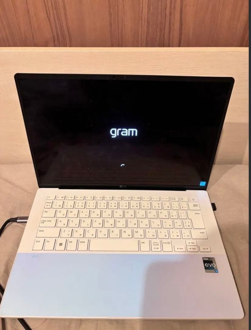 LG gram オーロラホワイト