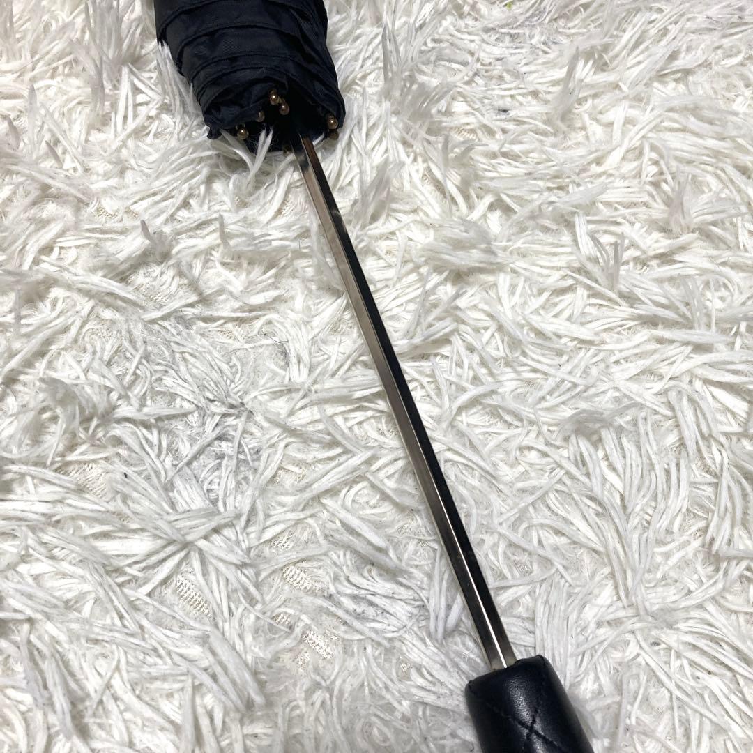 美品✨シャネル　折り畳み傘　マトラッセ　チェーンショルダーケース　ターンロック
