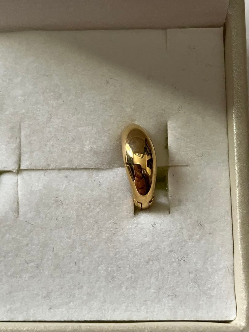 カラット　スピンドル11ミリ　k18 YG 片耳