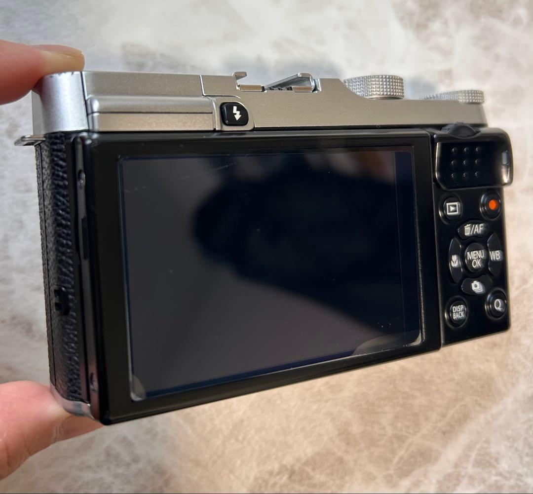 FUJIFILM ミラーレス一眼 X-M1 シルバー