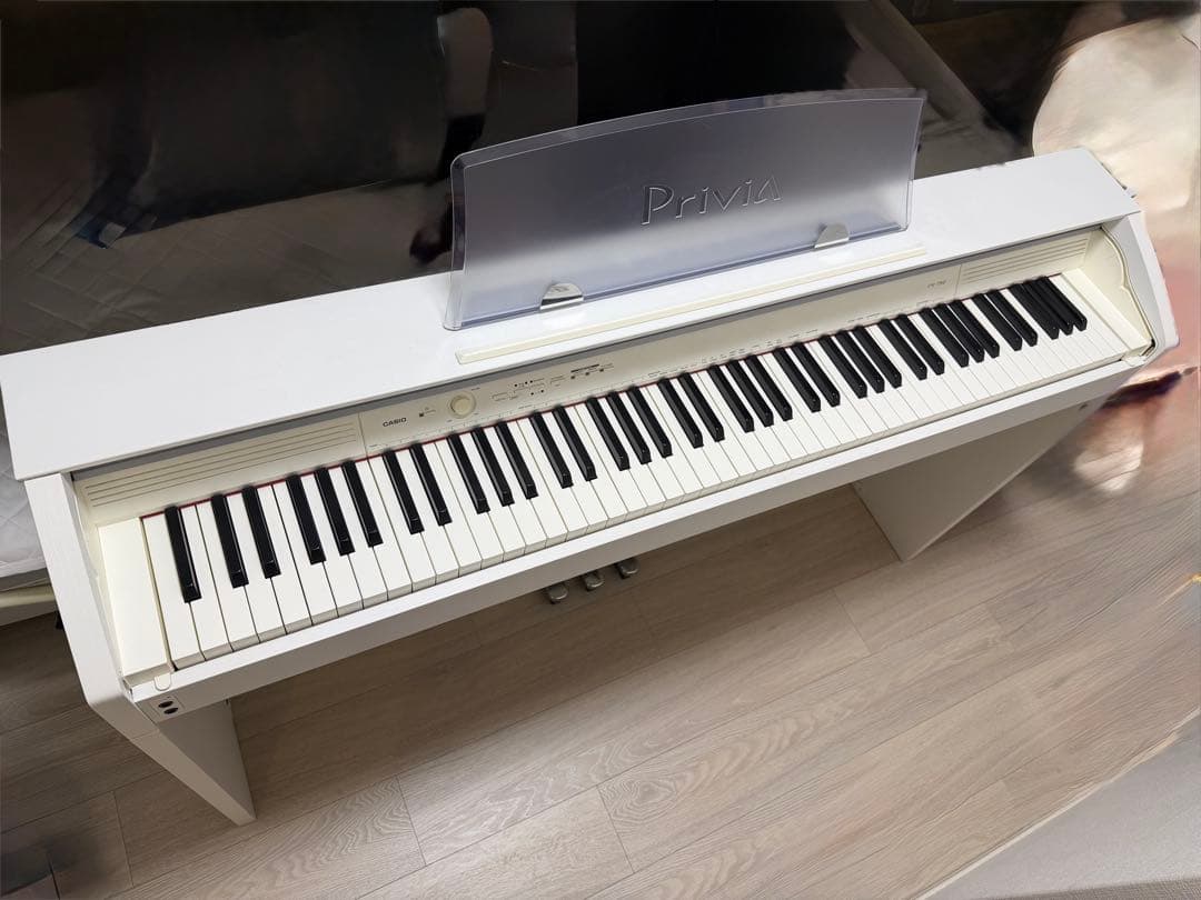 【送料込】CASIO PX-750WE Priviaホワイト電子ピアノ【早者勝】