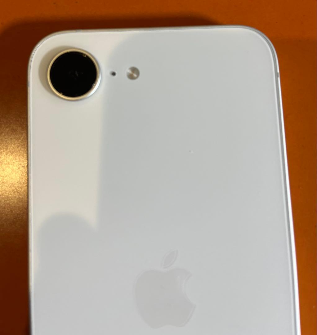 【超美品】iPhone16e 128GB ホワイトバッテリー100%シムフリー