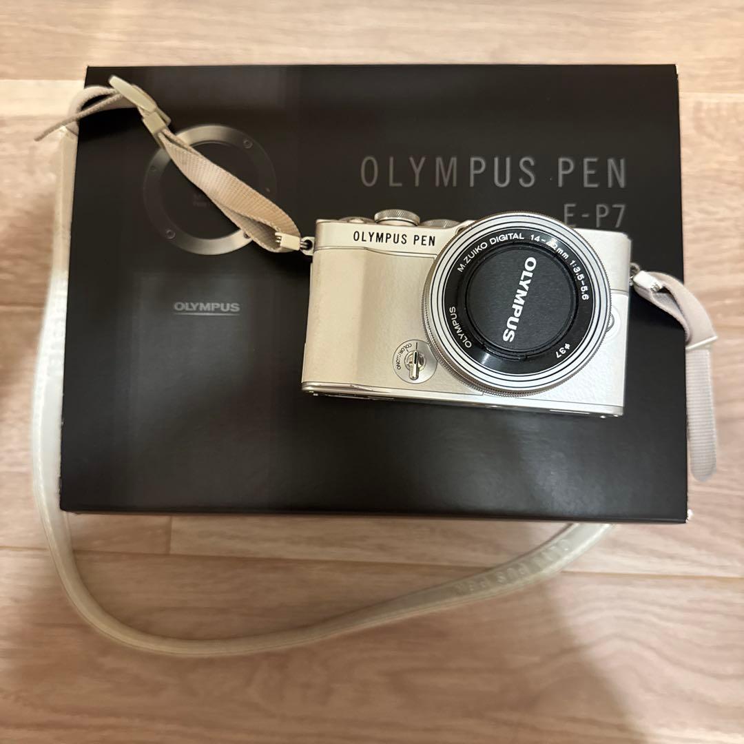 OLYMPUS PEN E-P7 ホワイト　本体(レンズキット)