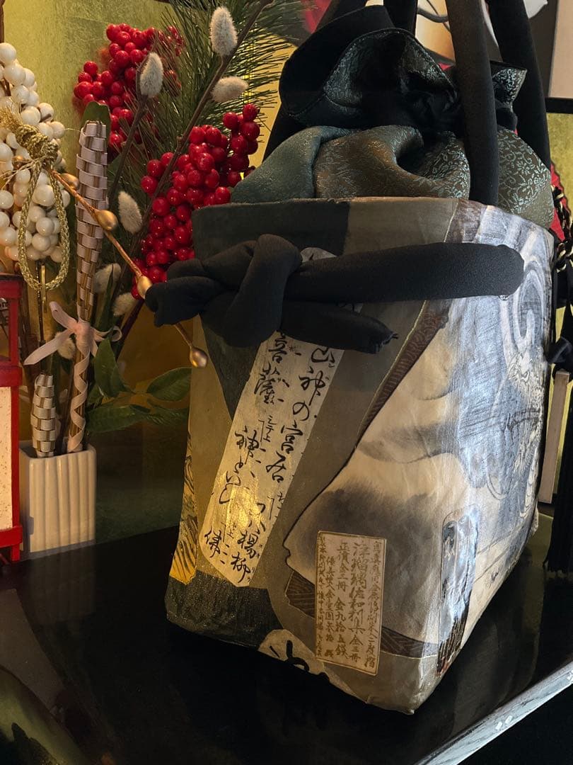 一閑張り　一閑張りバッグ　雲龍　虎　古文書　和紙　竹籠　籠バッグ　着物　金墨　黒