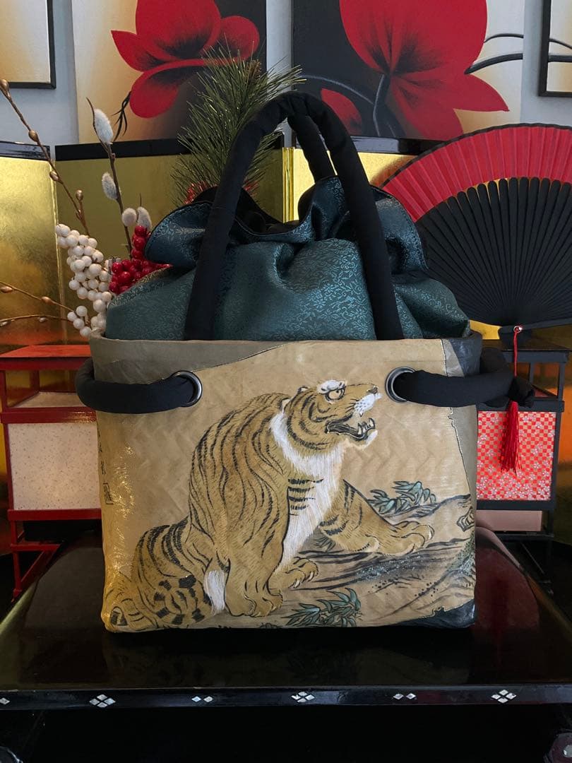 一閑張り　一閑張りバッグ　雲龍　虎　古文書　和紙　竹籠　籠バッグ　着物　金墨　黒