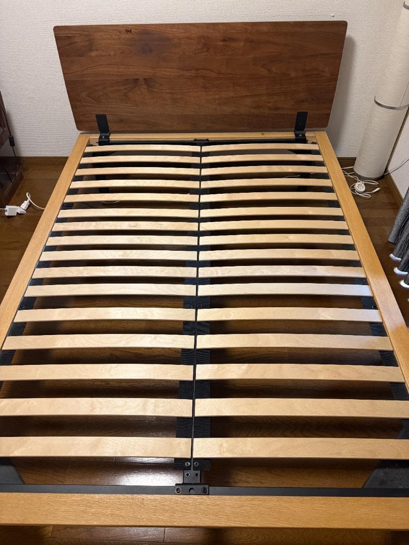 無印良品　ダブルベッドフレーム ヘッドボード付き　ウォールナット