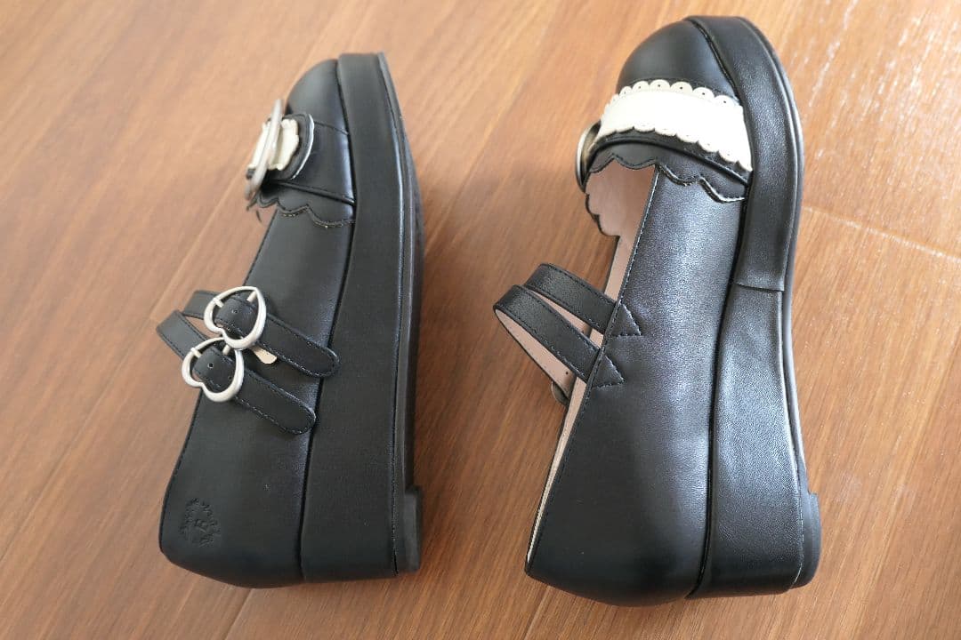 BABY ハートバックルシューズ　黒×白　Sサイズ