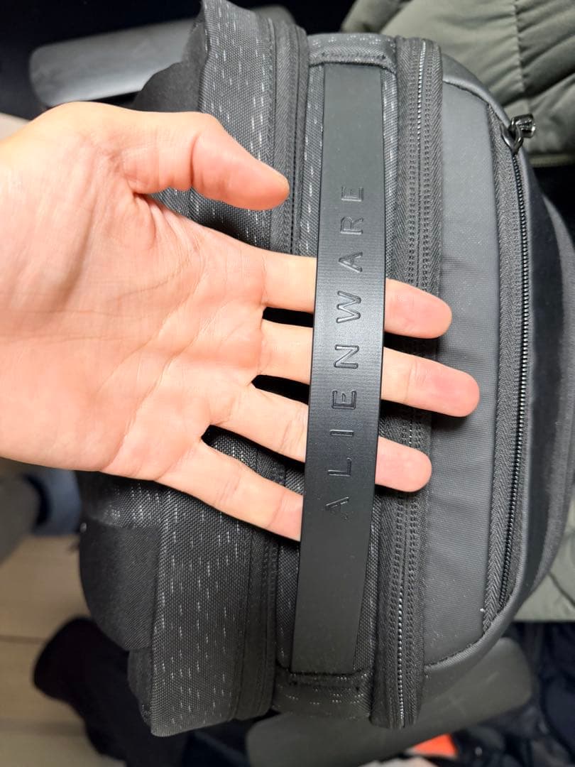 Alienware Horizon トラベル バックパック 18