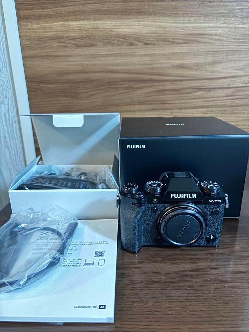 FUJIFILM X-T5 ミラーレス一眼カメラ