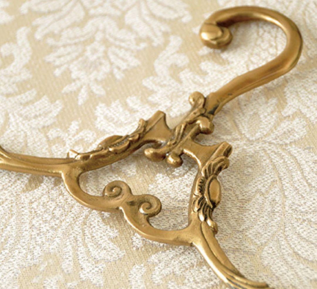 新品未使用４本セット！「アンティーク風・真鍮製ハンガー」ブラスハンガー♡ロココ