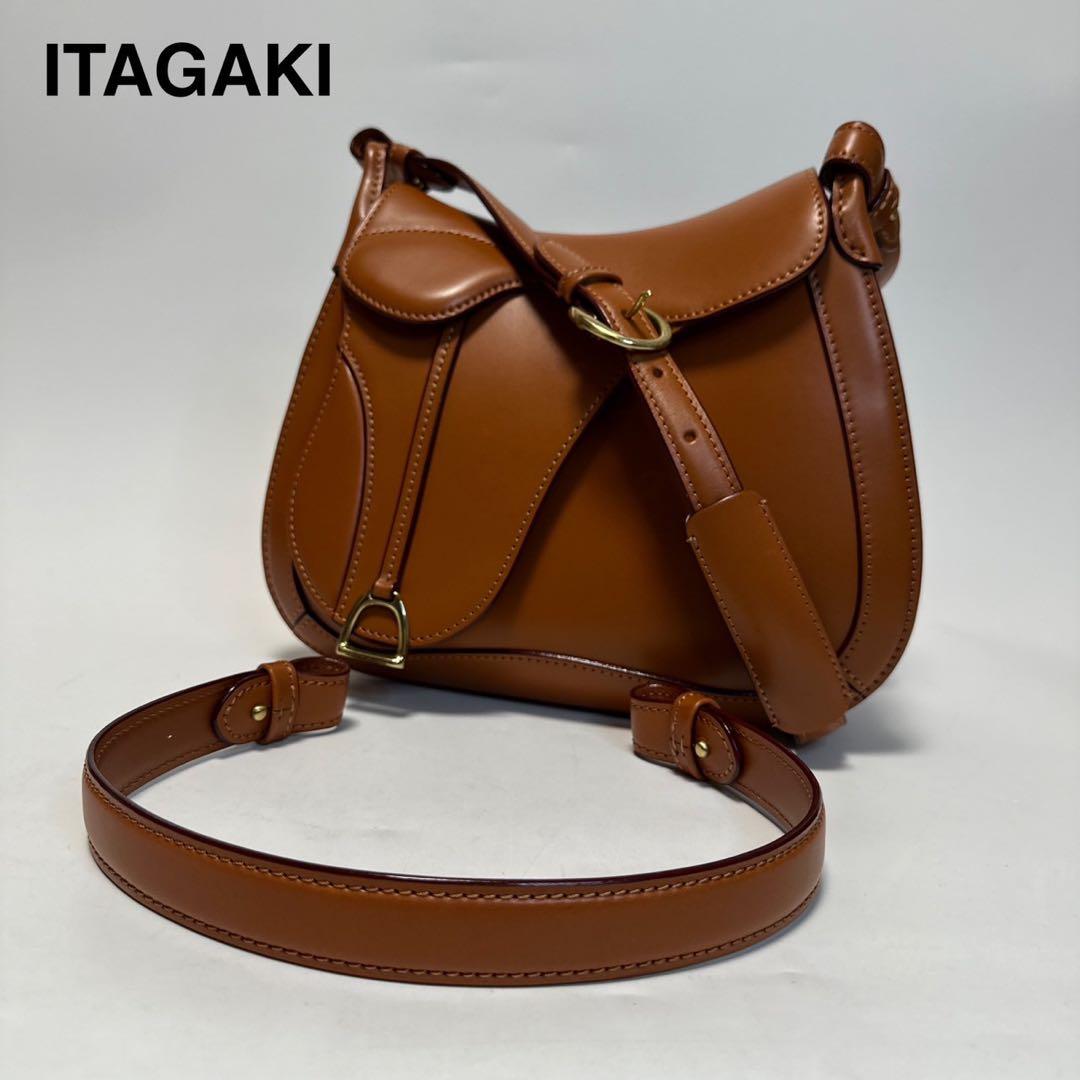 p29【美品】イタガキ　レザー　鞍　くら　サドルバッグ　替えショルダー付