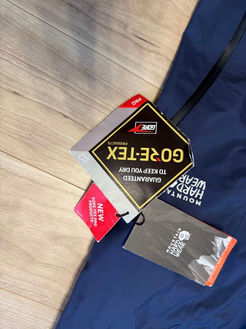 マウンテンハードウェア　つなぎ、スキーウェア　スノボ