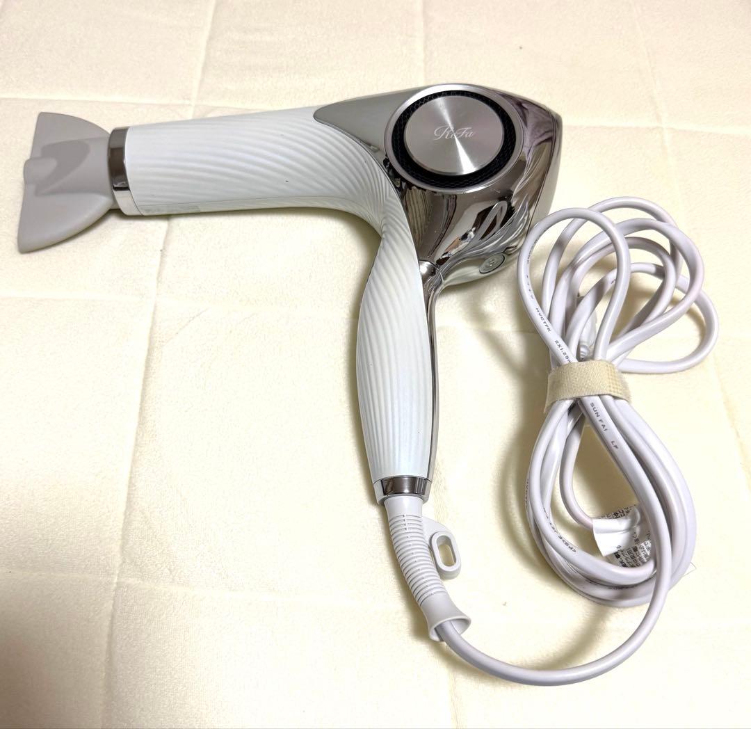 リファ　Refa ドライヤーRE-AJ02A 2021年製