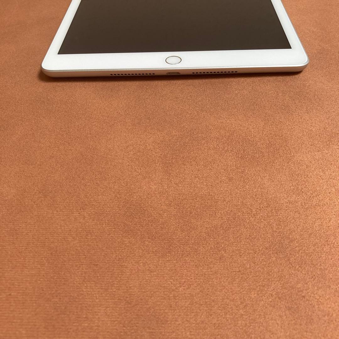 2641【早い者勝ち】美品☆電池ほぼ新品☆iPad8 第8世代 32GB☆