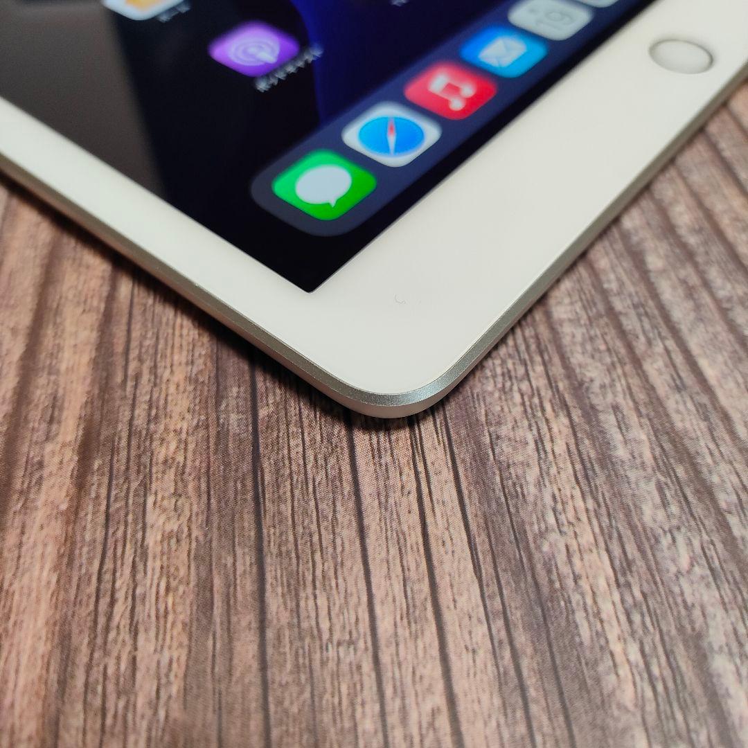 apple iPad 第8世代 128GB SIMフリー 美品