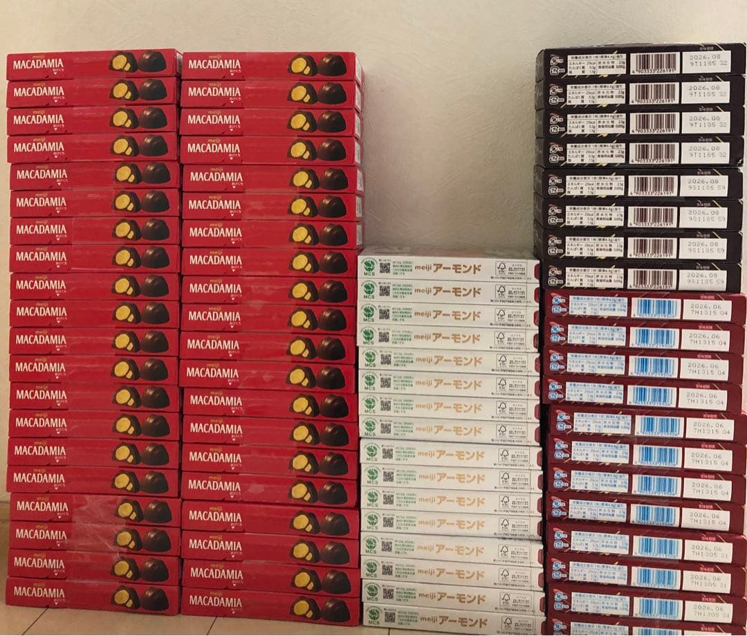 マカダミア・アーモンドチョコレート・紗々・紗々芳醇いちご　76個セット