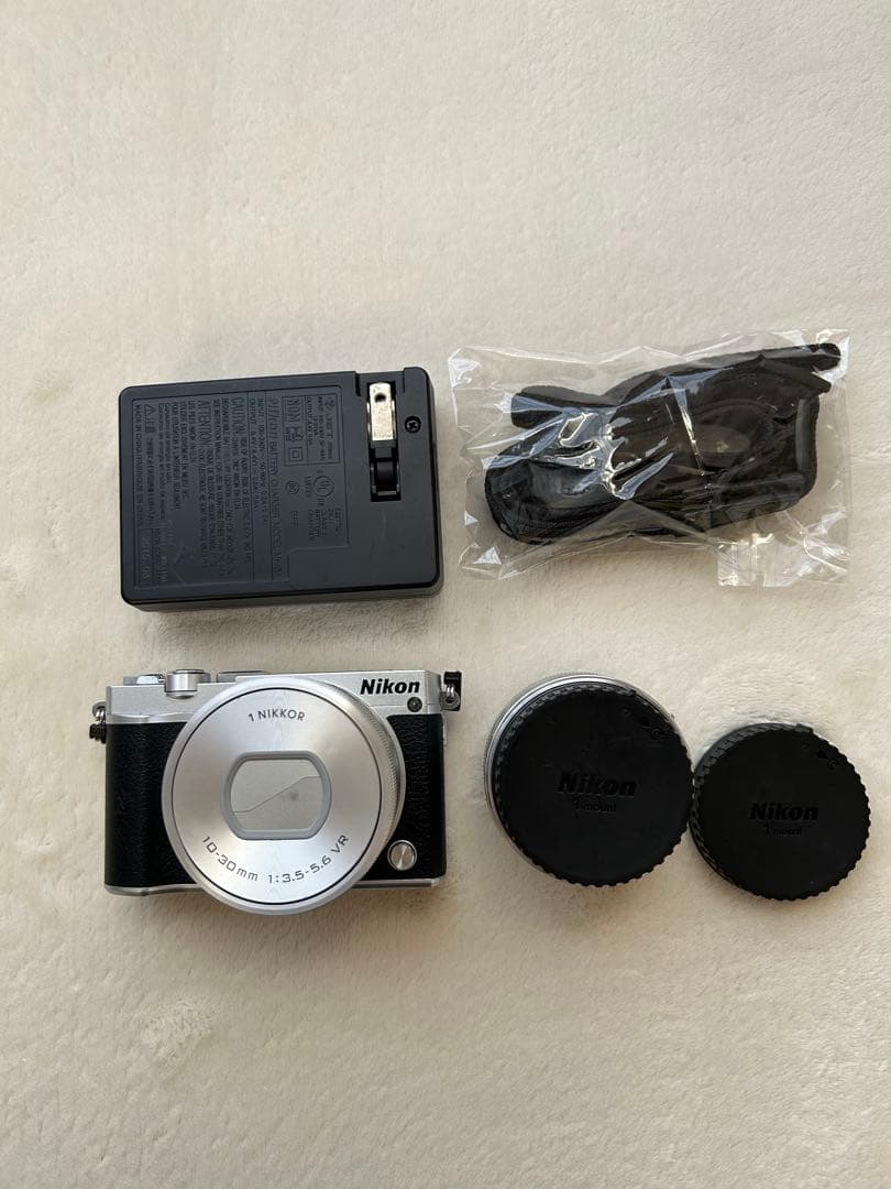 Nikon1 J5 シルバー レンズキット
