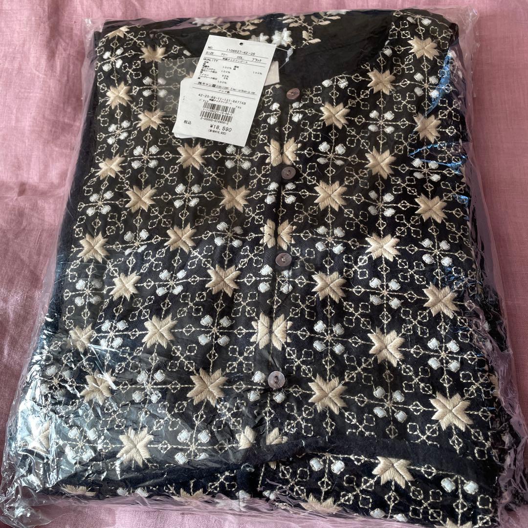 新品ツハルバイサマンサモスモス　刺繍タックワンピース　ブラック