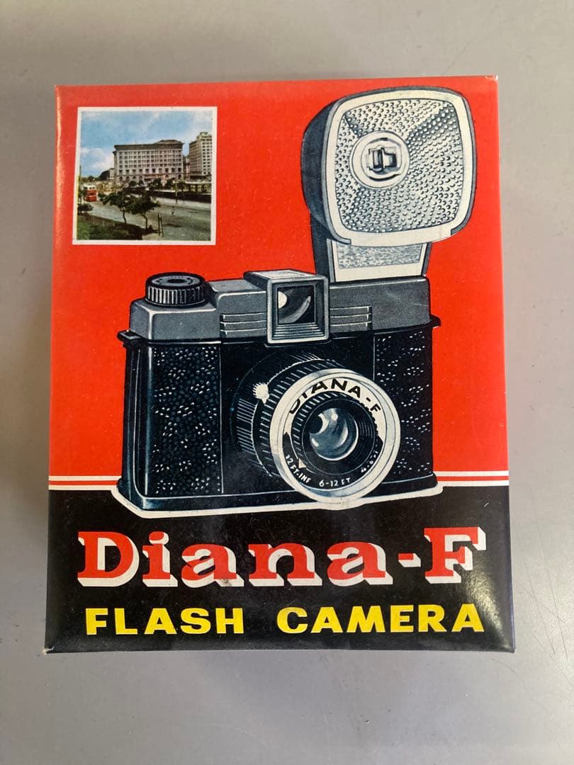 Diana-F フラッシュカメラ