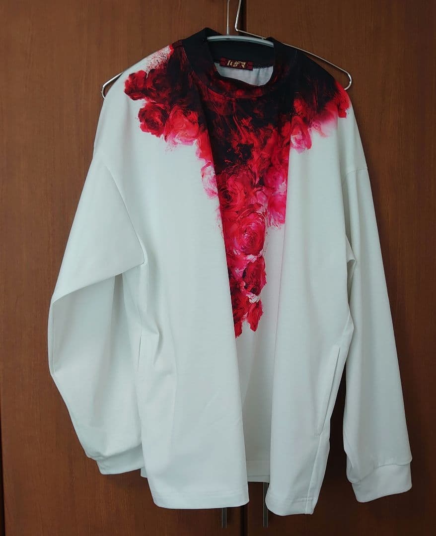 【2/1まで値下げ】hazama　鮮烈に滲む狂気のハイネックカットソー