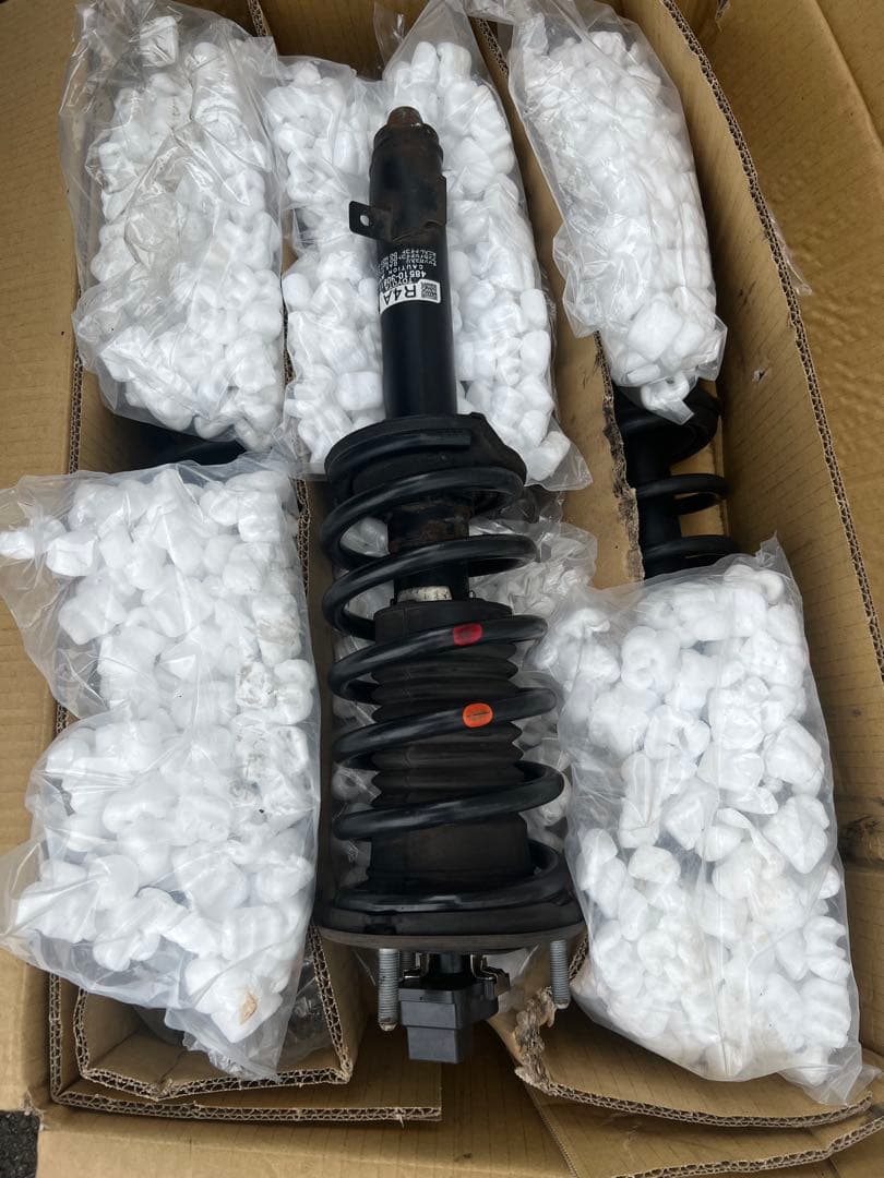 クラウンアスリート2.5アニバーサリーエディション　純正　サスペンションキット