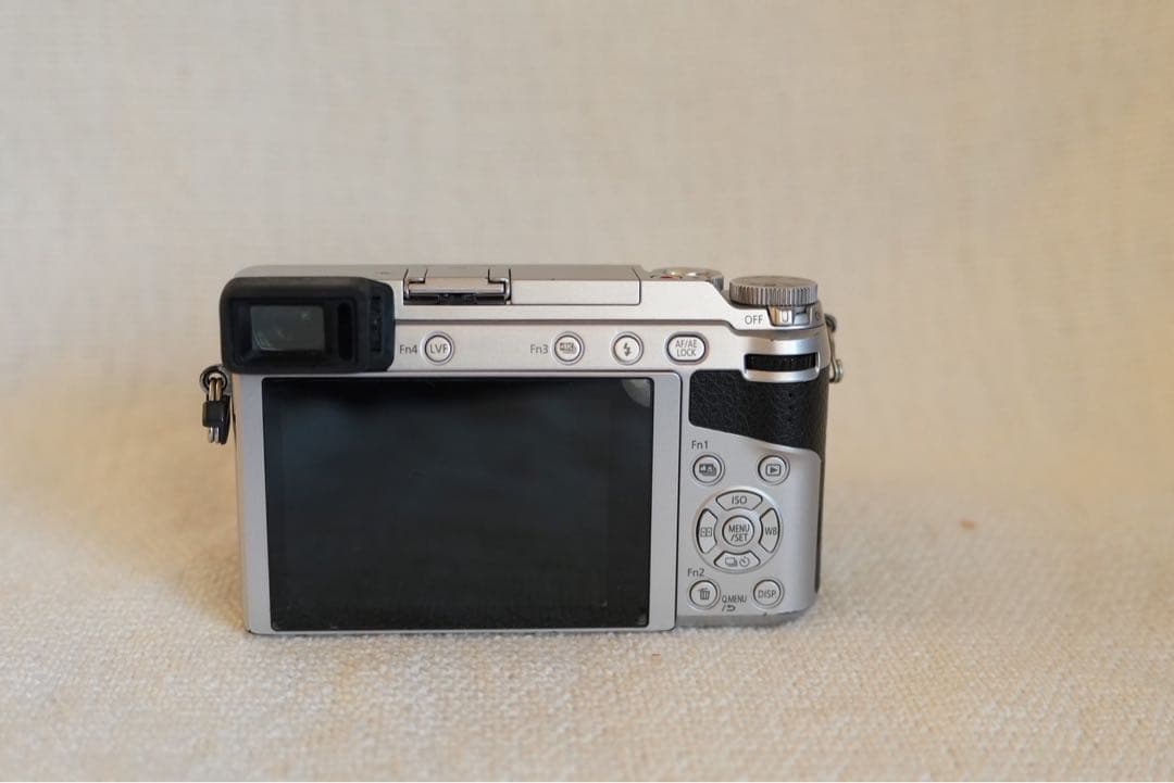 Lumix DMC−GX7MK2LK 単焦点ライカDGレンズキット