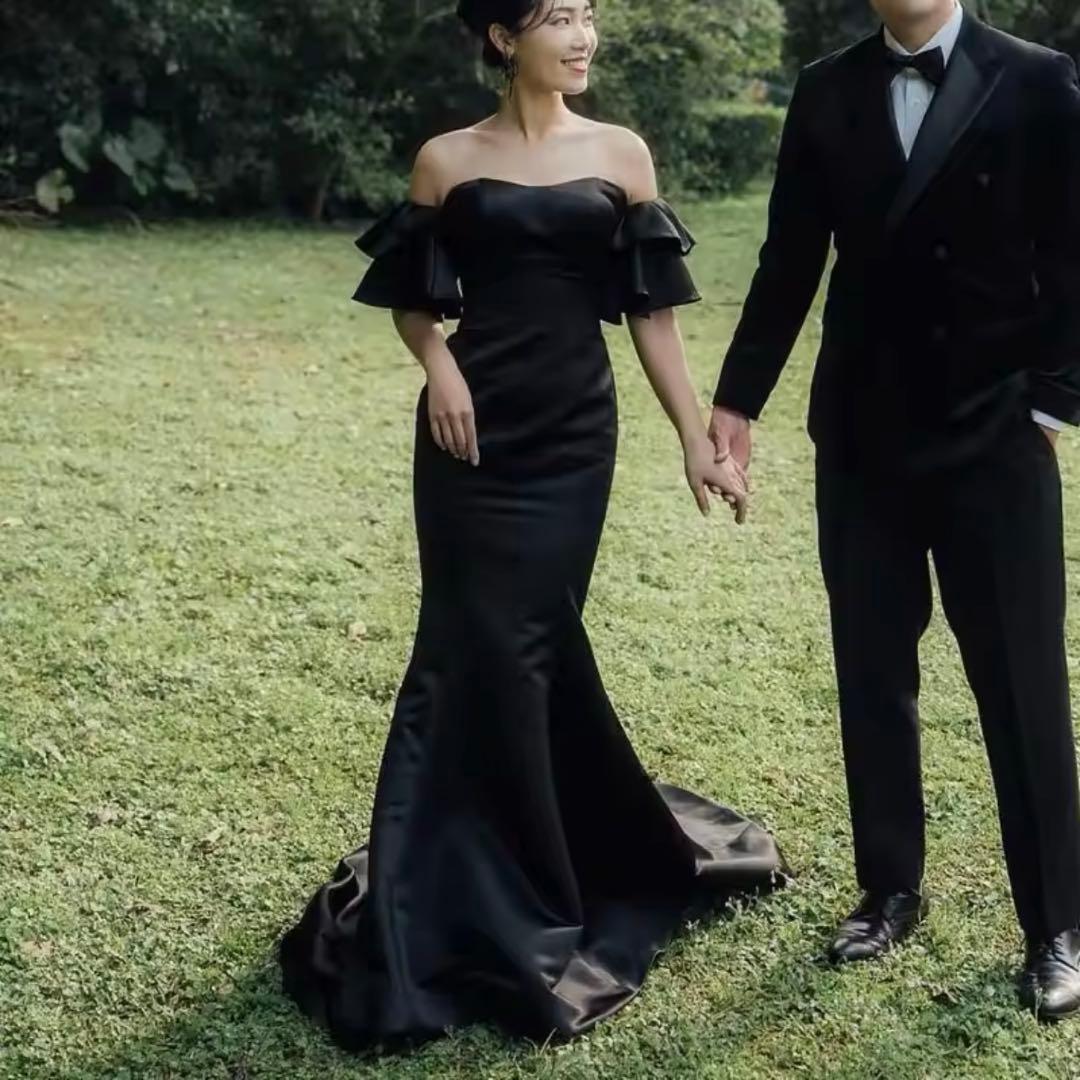 週末値下げ!! 黒のオフショルダー　イブニングドレス