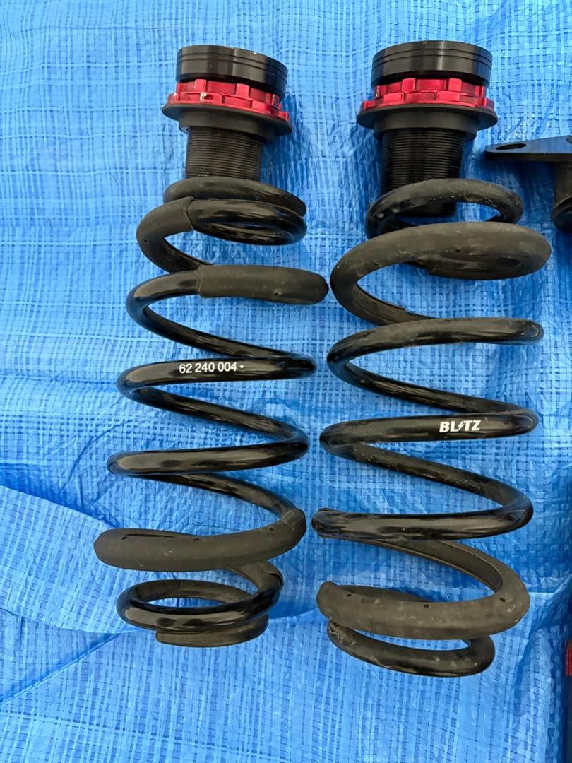 プリウス50 車高調 BLITZ ID62