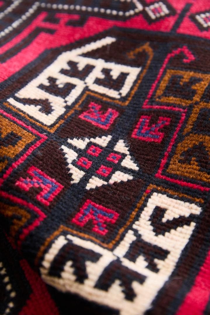 ヴィンテージラグ　トライバルラグ　バルーチ族(199×103cm)茶・赤・紺・黒
