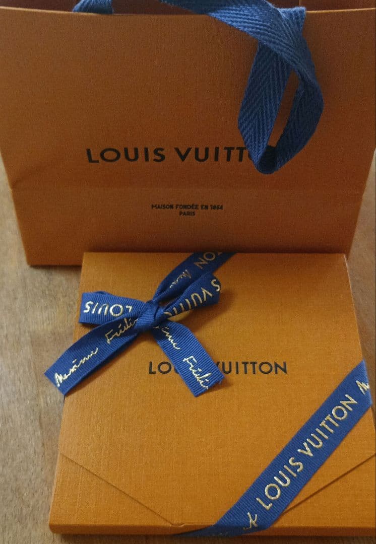 LOUIS VUITTON ダークチョコレート75% 75g