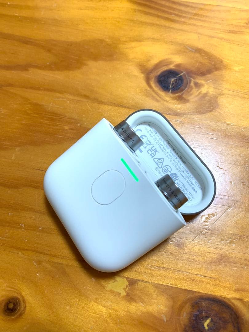 ワイヤレスイヤホン　B&W Pi7 S2