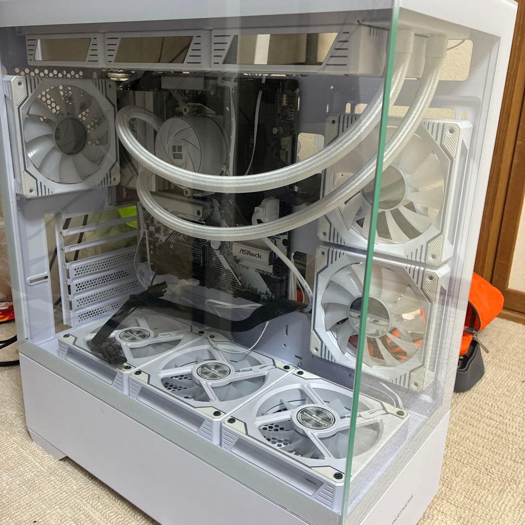 ホワイト PCケース RGBファン付き （Snoopi）マザボ等は‪✕‬