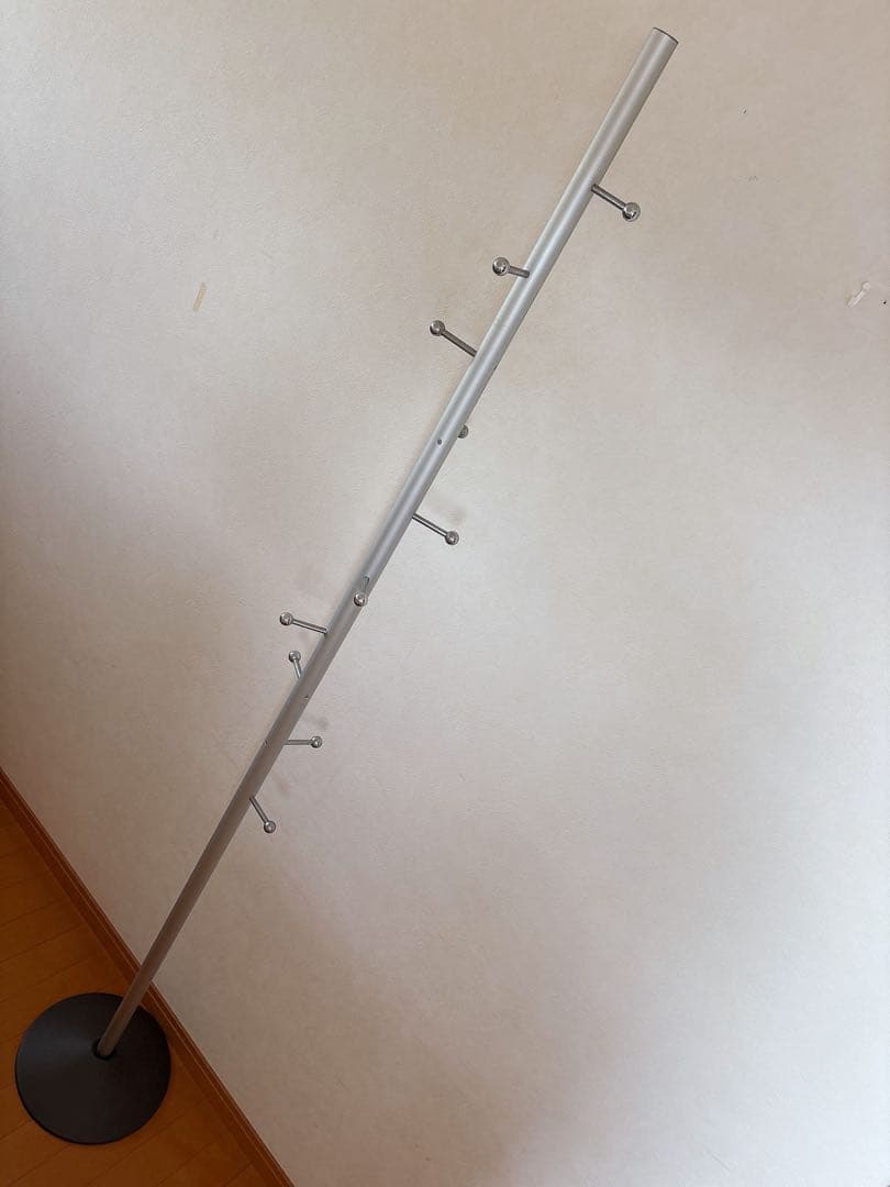 MOBLES 114・BARCELONA モブレス　ハンガーラック　スペイン