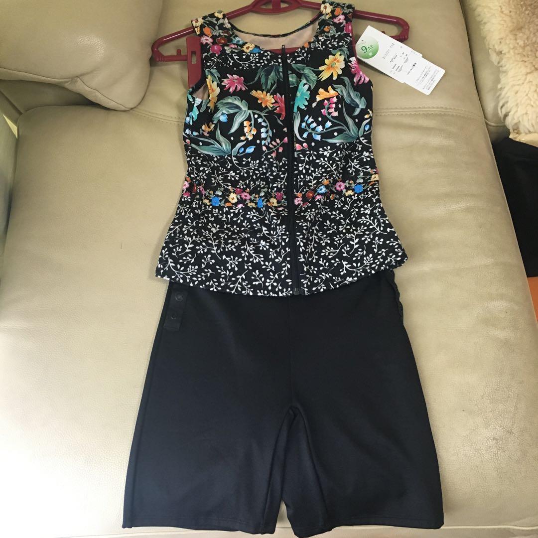 ぱすちゃん様ご購入　新品未使用　ワコール　スイムウェア　　上下