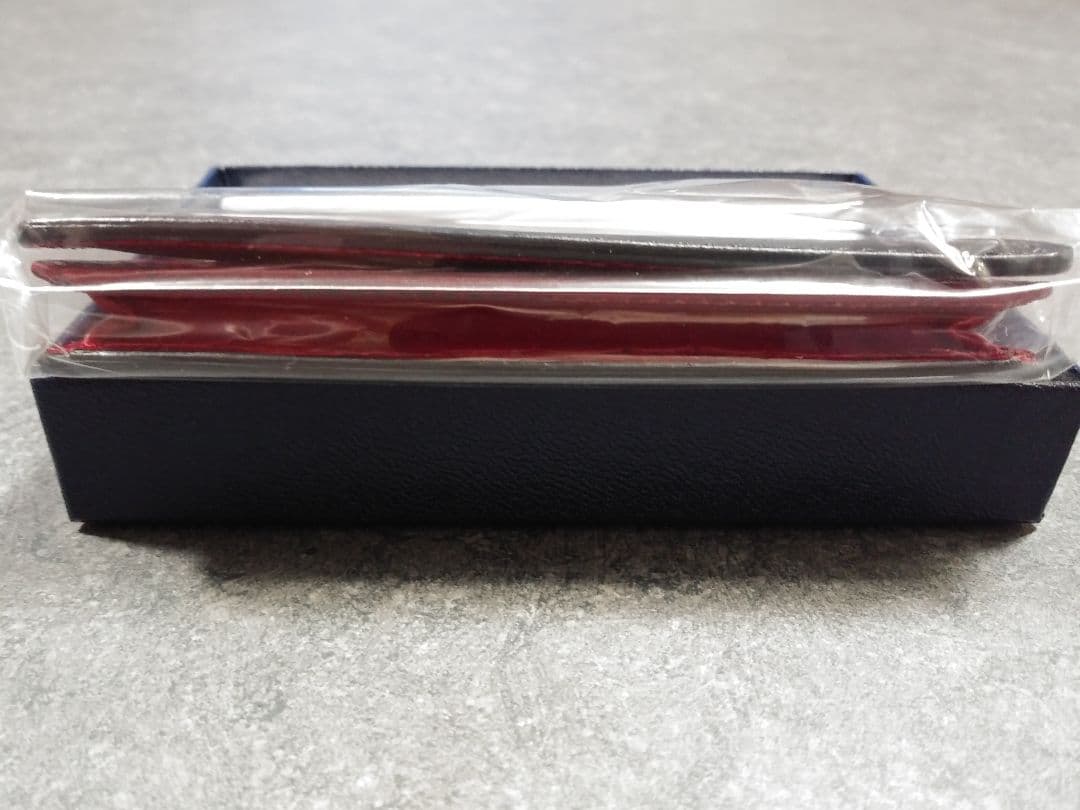 KTルイストン　名刺入れ　黒赤（残り1品）