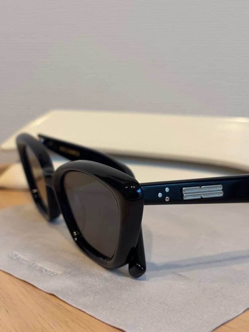 GENTLE MONSTER ブラック キャットアイ サングラス