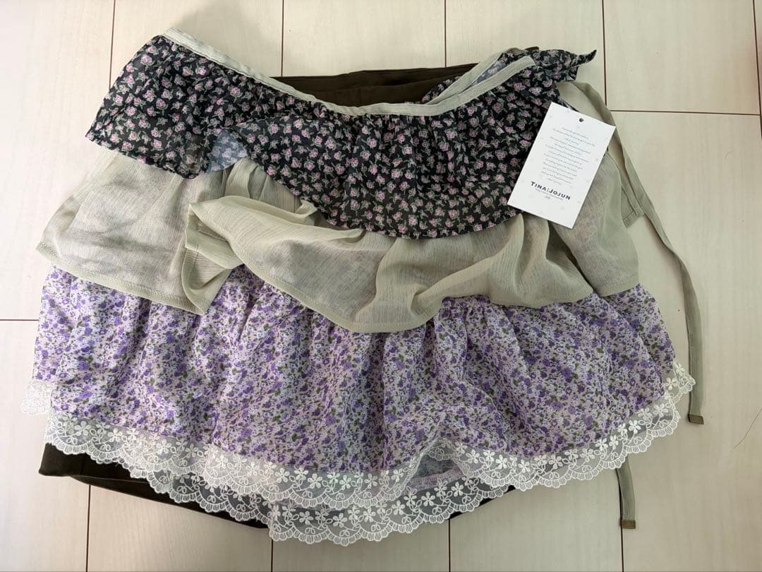 TINA：JOJUN フリルラップレイヤード ショートパンツ