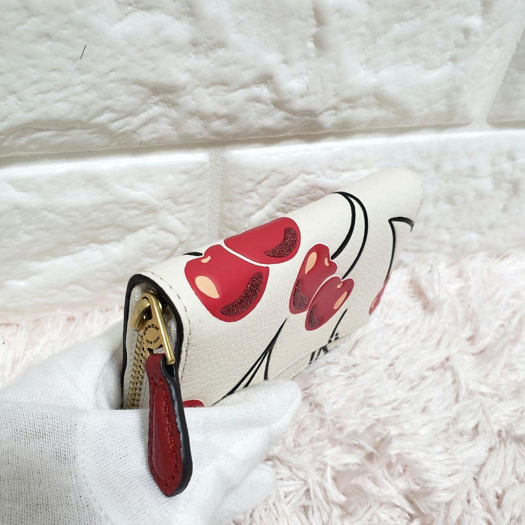 美品 COACH コーチ さくらんぼ チェリー カードケースケース