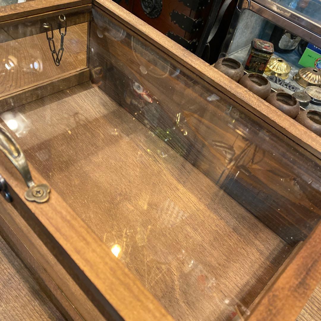 4面木製ガラスケース