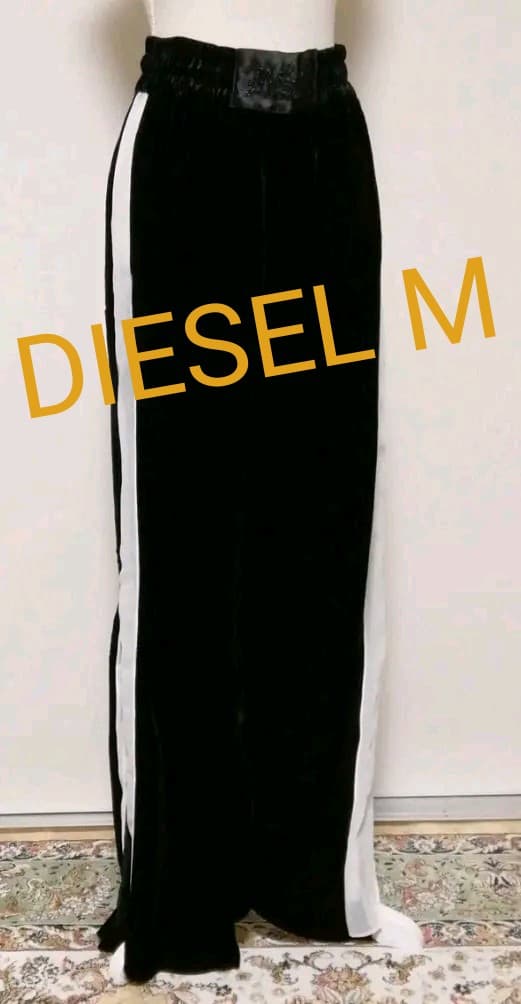カ*オ様 定価4.6万円 DIESEL サイドスリットパンツ ベルベット シース