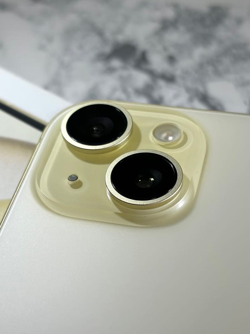 美品　Apple iPhone15 イエロー　128GB