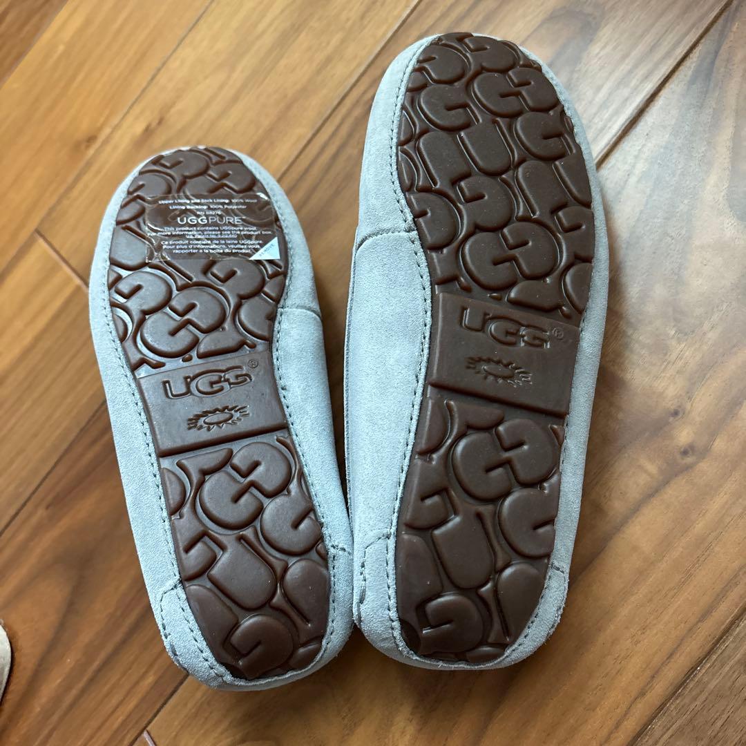 【新品・未使用】UGG アグ　クリスタルと花のモカシン　23㎝