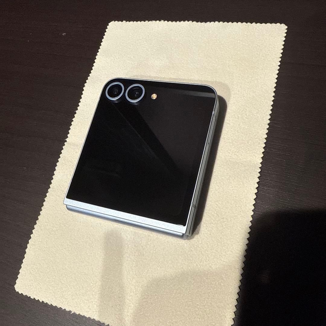 【美品】Galaxy Z Flip6 256GB ブルー