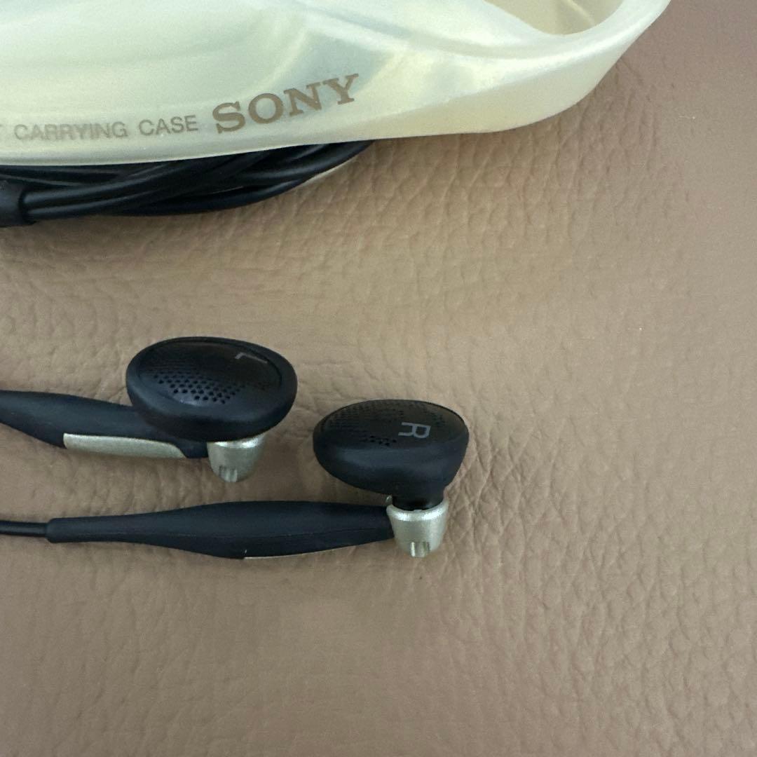 SONY MDR-E888 有線イヤホン コンパクトケース付き