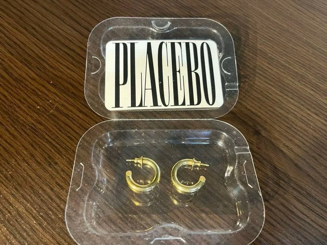 CAREERING ゴールドフープピアス