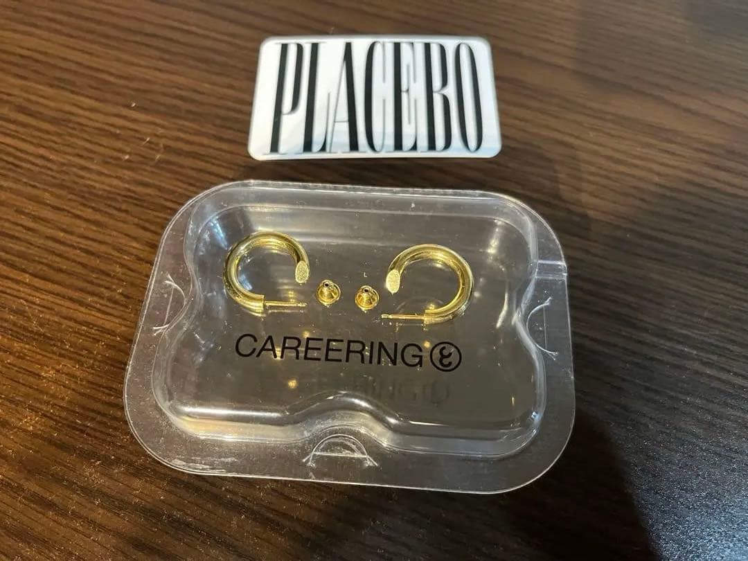 CAREERING ゴールドフープピアス