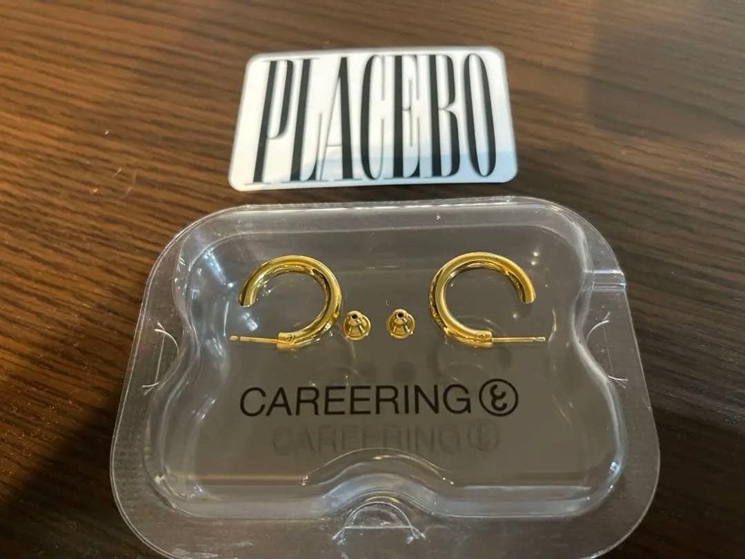 CAREERING ゴールドフープピアス