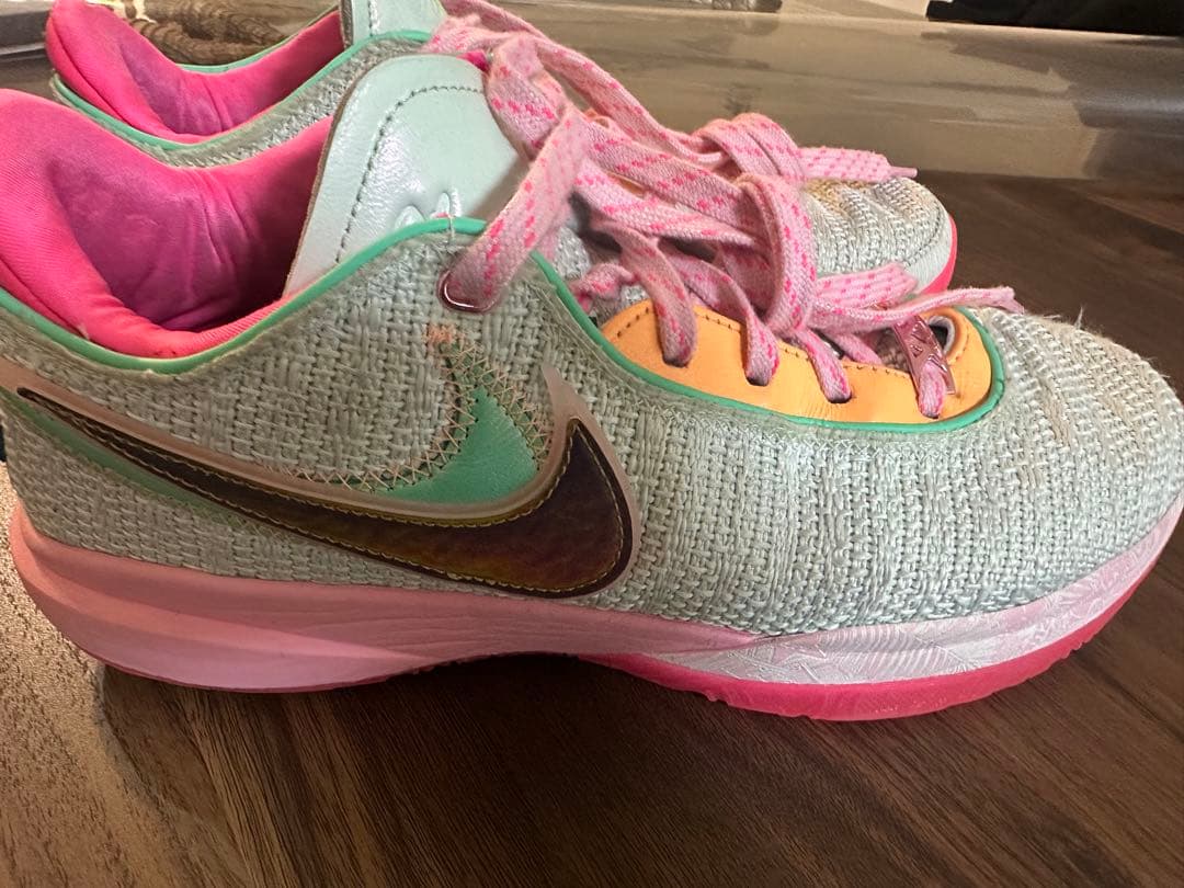 レブロン20タイムマシーンバッシュピンク